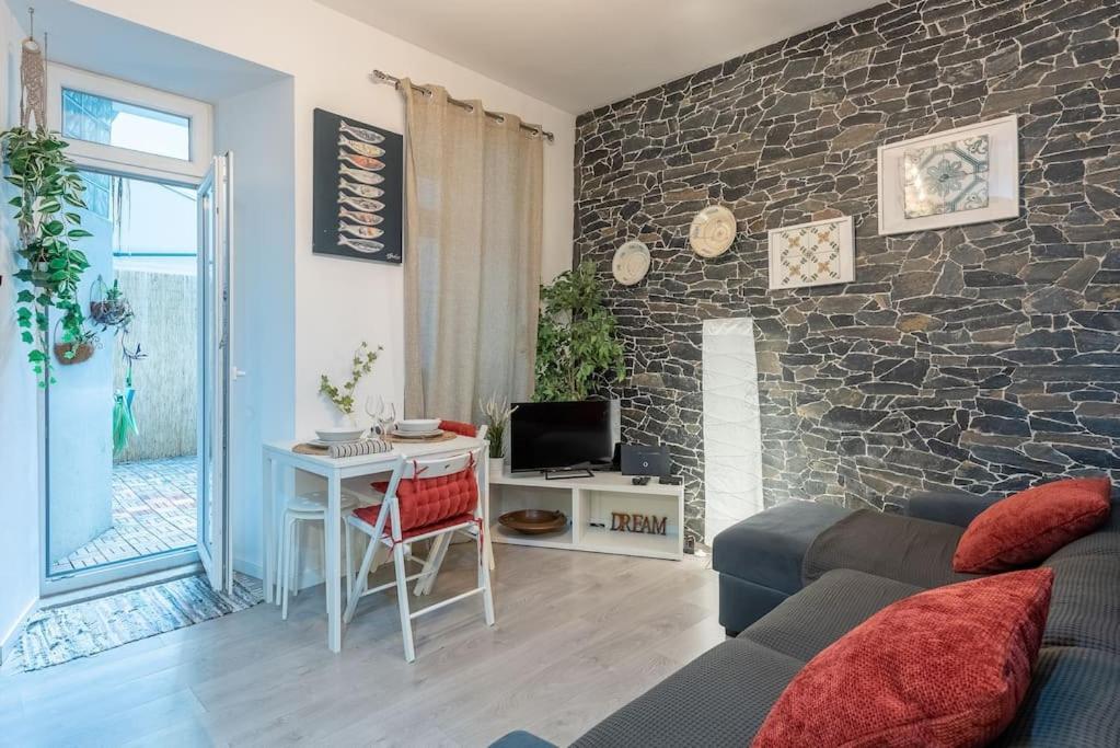 Modern Rustic Apartment In Graca ลิสบอน ภายนอก รูปภาพ